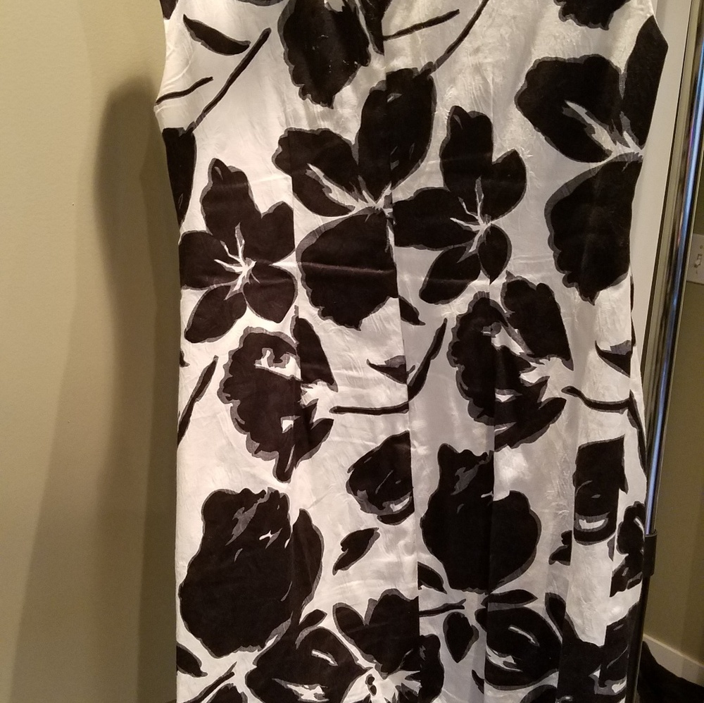 Pattern Dress - Picture 2 of 2